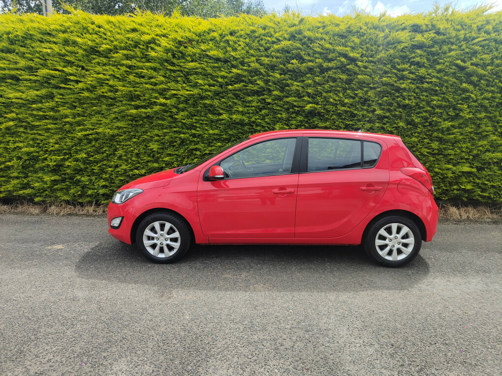Hyundai I20 Active 3-Door Genuine Low Mileage, 35 Road Tax White #5