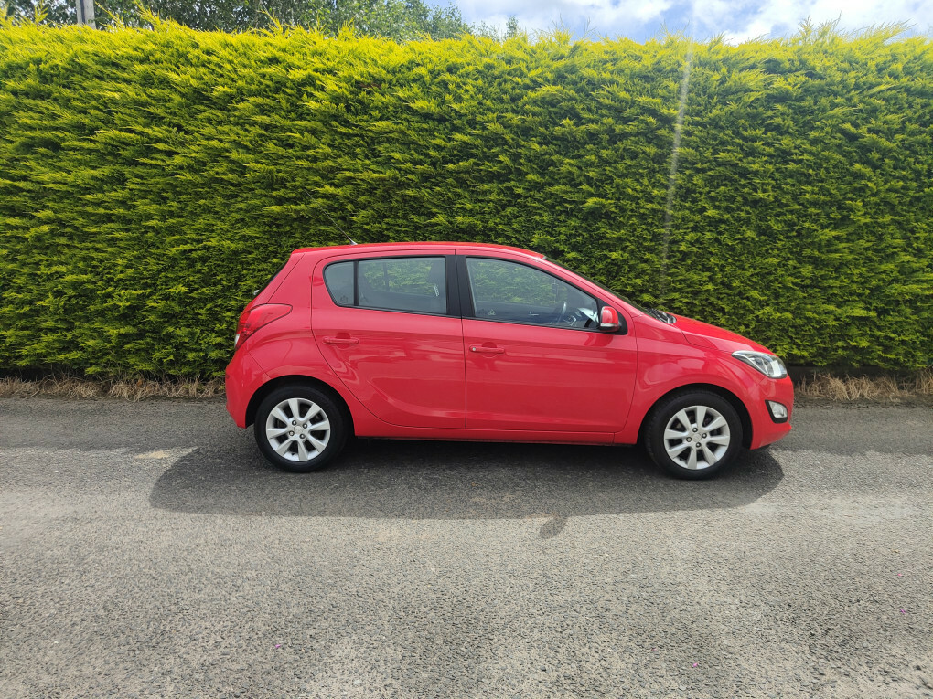 Hyundai I20 Active 3-Door Genuine Low Mileage, 35 Road Tax White #1