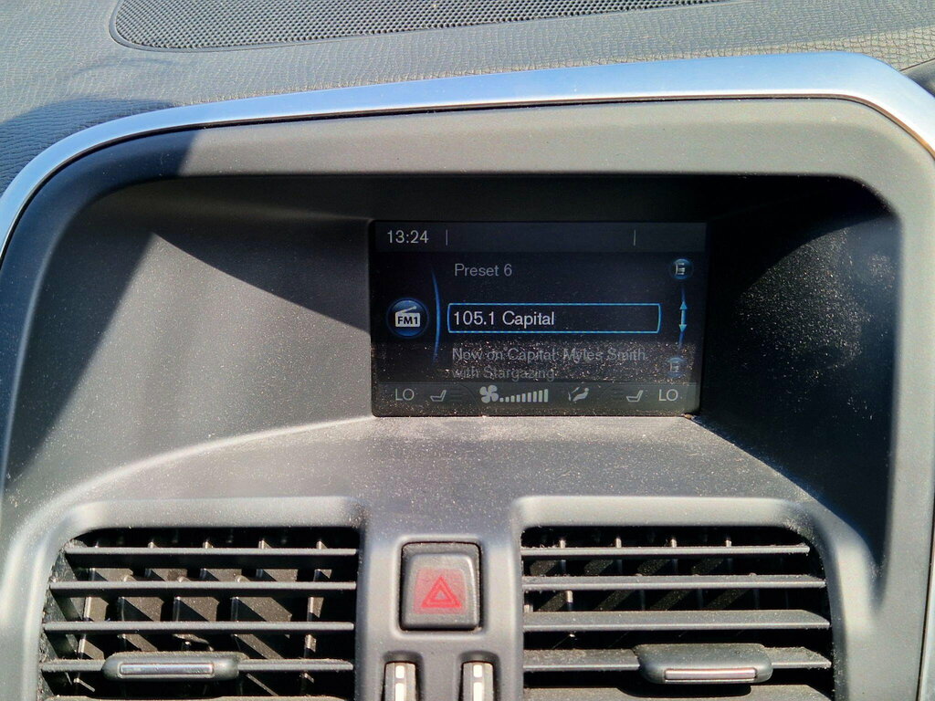 Volvo XC60 2.4 D5 R-design Lux Nav Suv Geartronic White #44