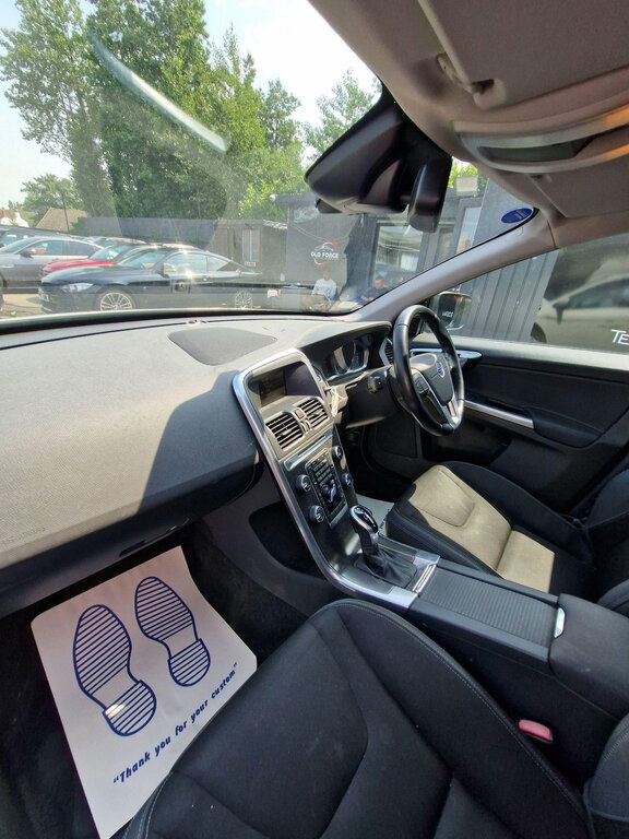 Volvo XC60 2.4 D5 R-design Lux Nav Suv Geartronic White #32