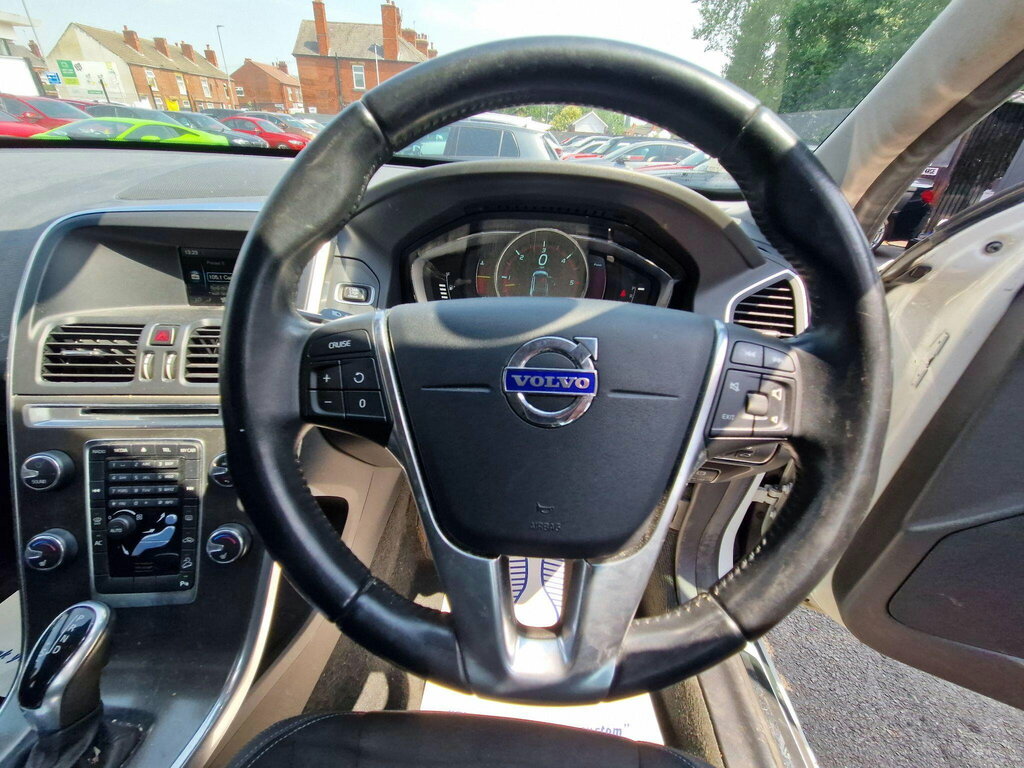 Volvo XC60 2.4 D5 R-design Lux Nav Suv Geartronic White #40
