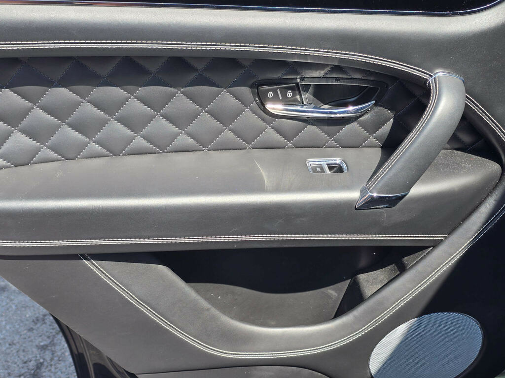Bentley Bentayga 6.0 W12 Silver #40