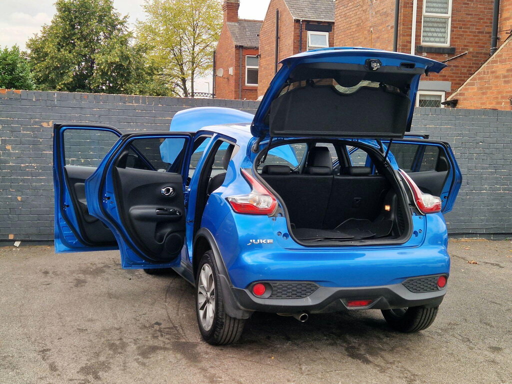 Nissan Juke  Red #16