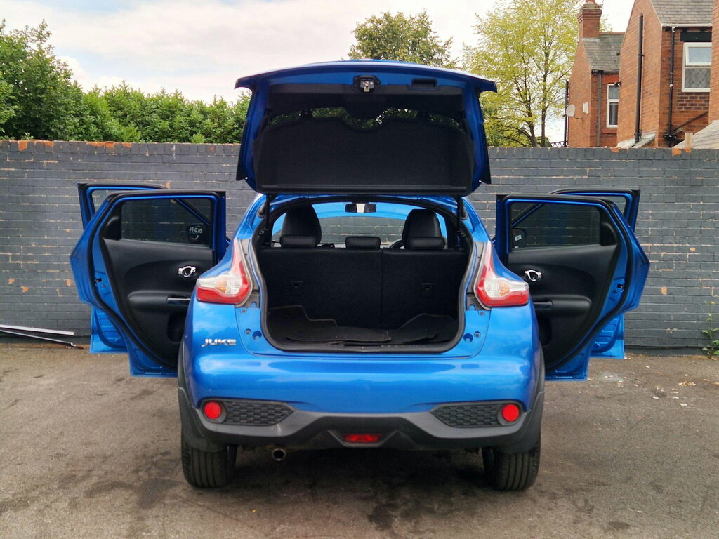 Nissan Juke  Red #17