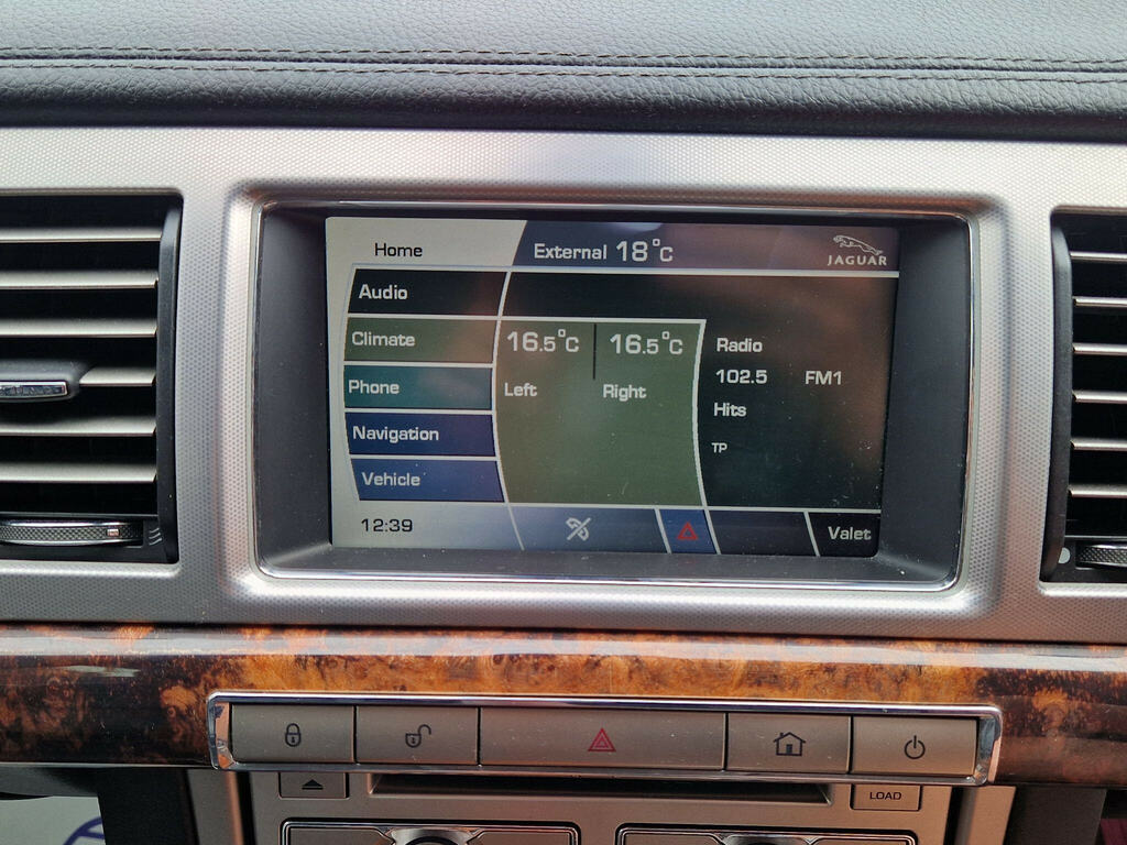 Jaguar XF V6 S Portfolio White #46