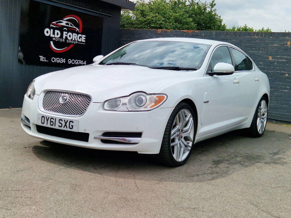 Jaguar XF V6 S Portfolio White #16