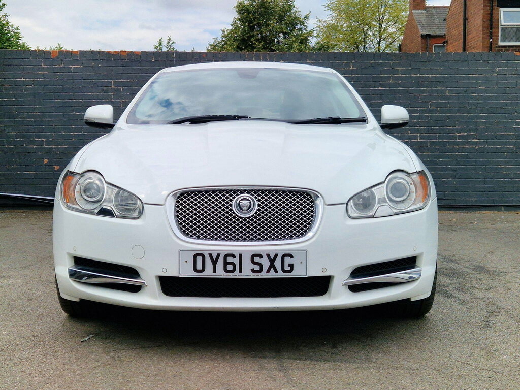 Jaguar XF V6 S Portfolio White #15