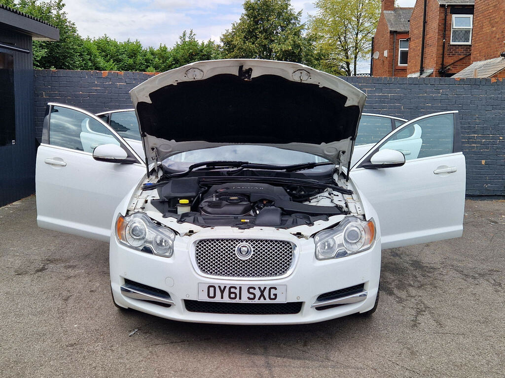 Jaguar XF V6 S Portfolio White #11