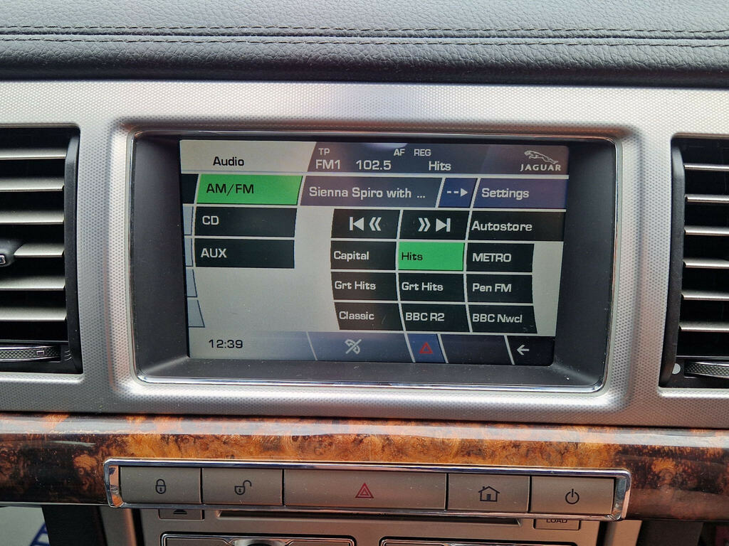 Jaguar XF V6 S Portfolio White #44