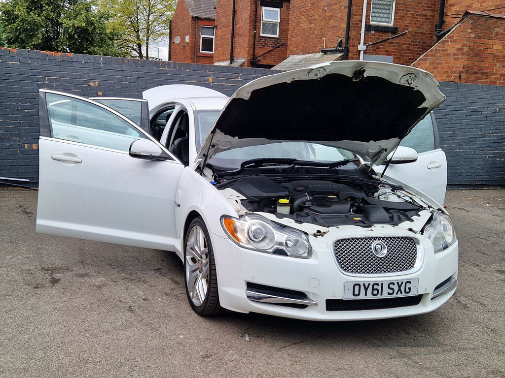 Jaguar XF V6 S Portfolio White #10
