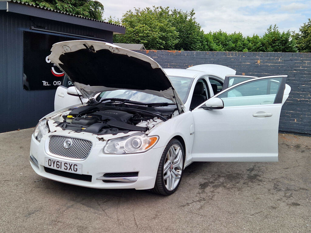 Jaguar XF V6 S Portfolio White #12