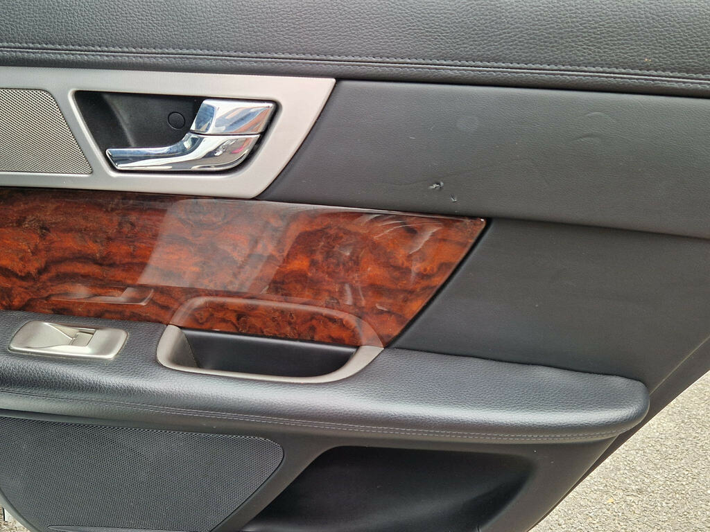 Jaguar XF V6 S Portfolio White #33