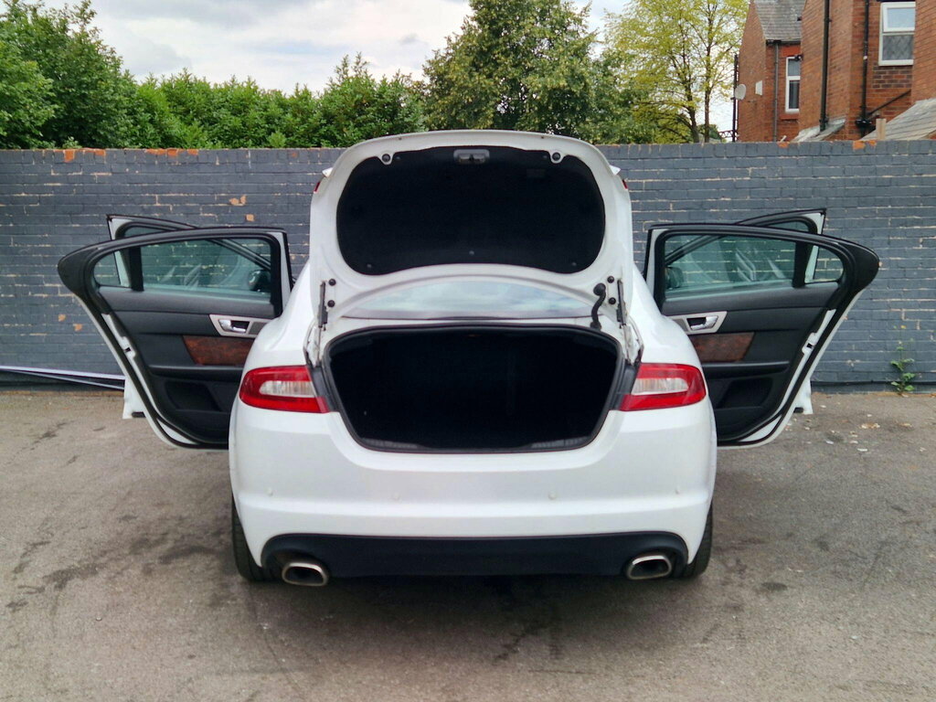 Jaguar XF V6 S Portfolio White #18