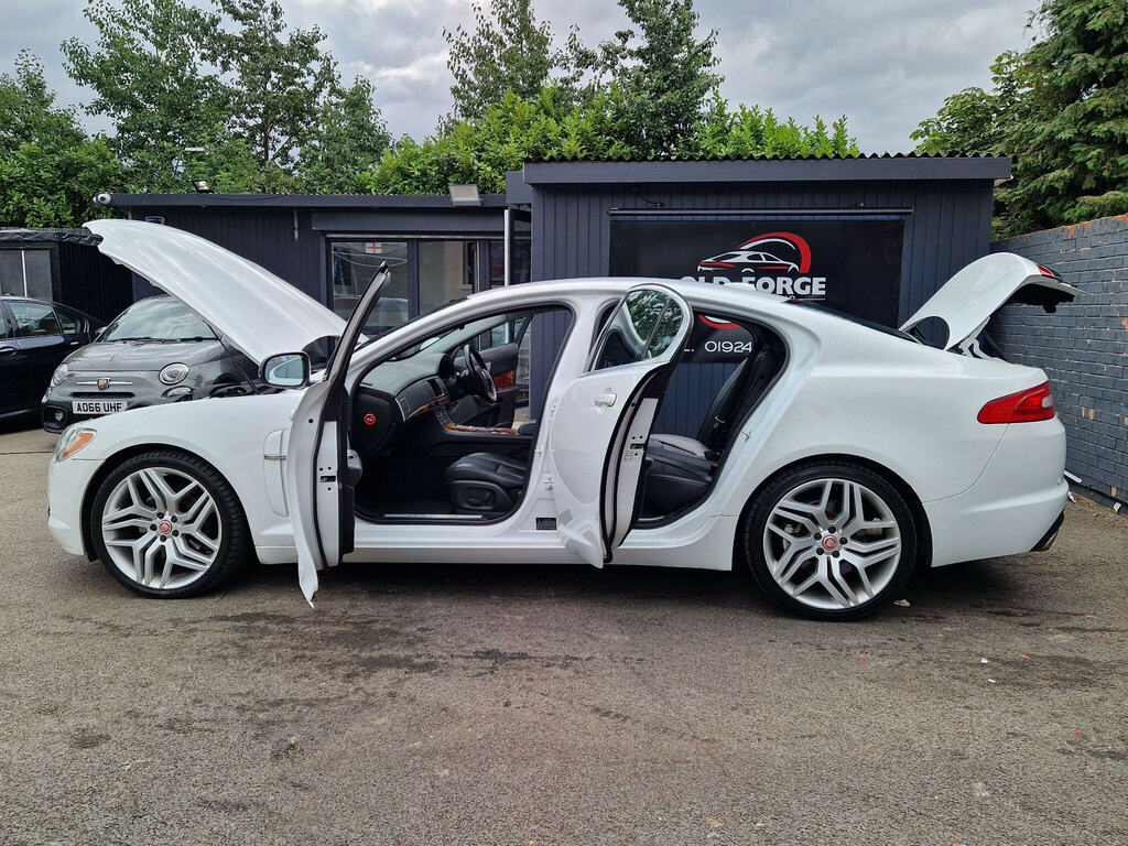 Jaguar XF V6 S Portfolio White #13