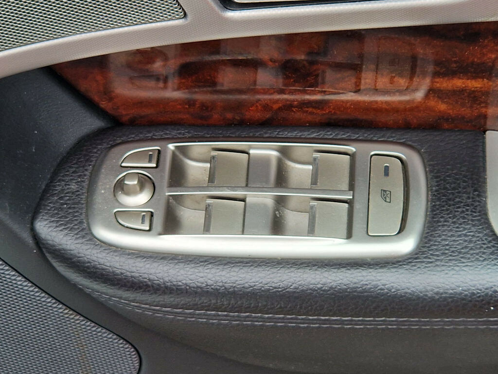 Jaguar XF V6 S Portfolio White #30