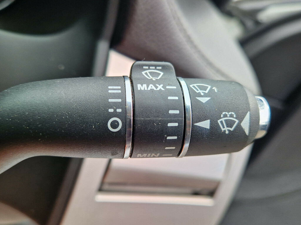 Jaguar XF V6 S Portfolio White #43