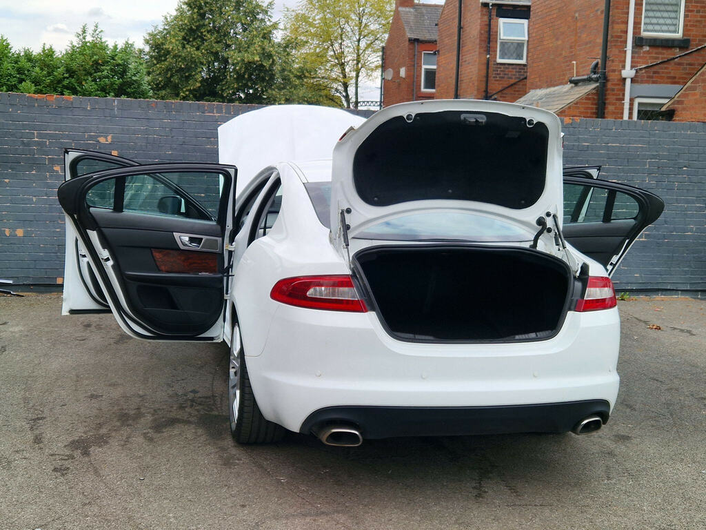 Jaguar XF V6 S Portfolio White #17