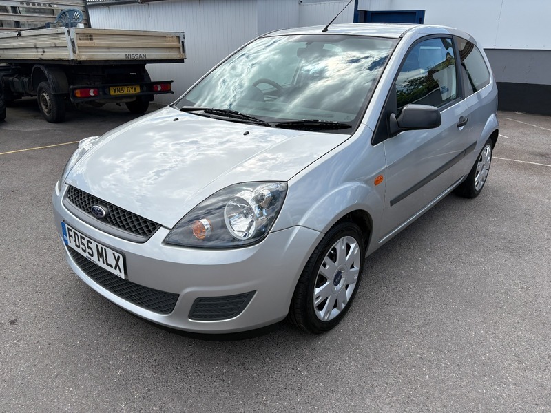 Ford Fiesta Style Climate 16V Silver #2