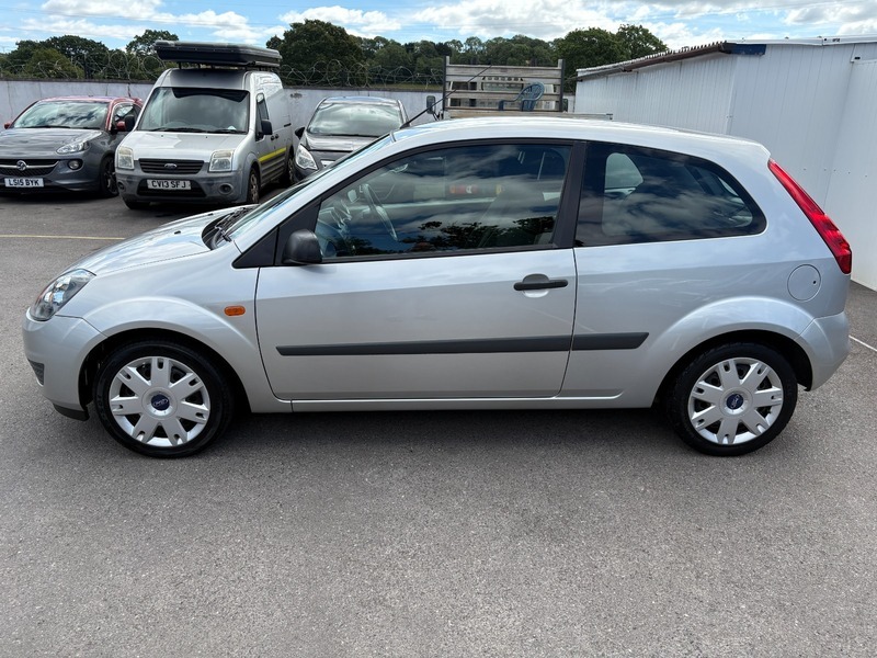 Ford Fiesta Style Climate 16V Silver #3