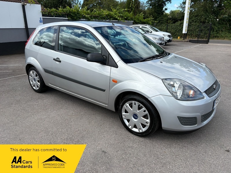 Ford Fiesta Style Climate 16V Silver