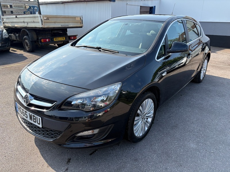 Vauxhall Astra Excite Black #3