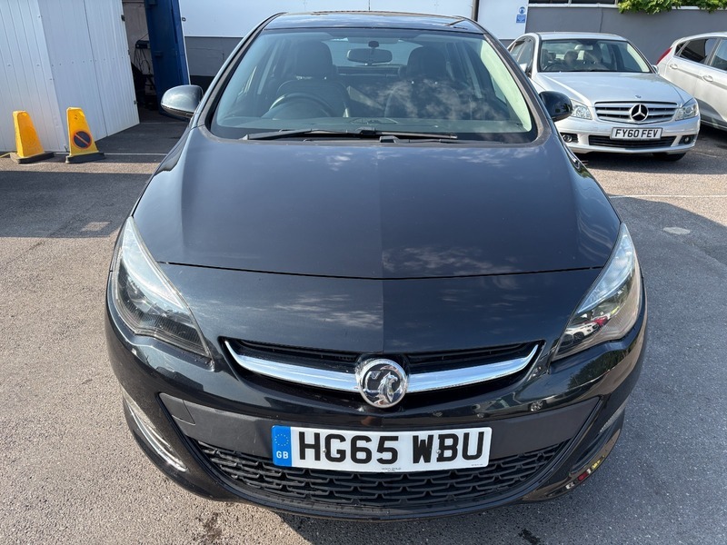 Vauxhall Astra Excite Black #2
