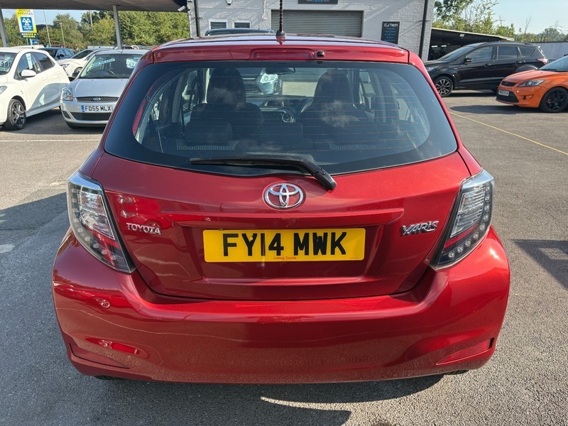 Toyota Yaris Vvt-i Icon Plus Red #6