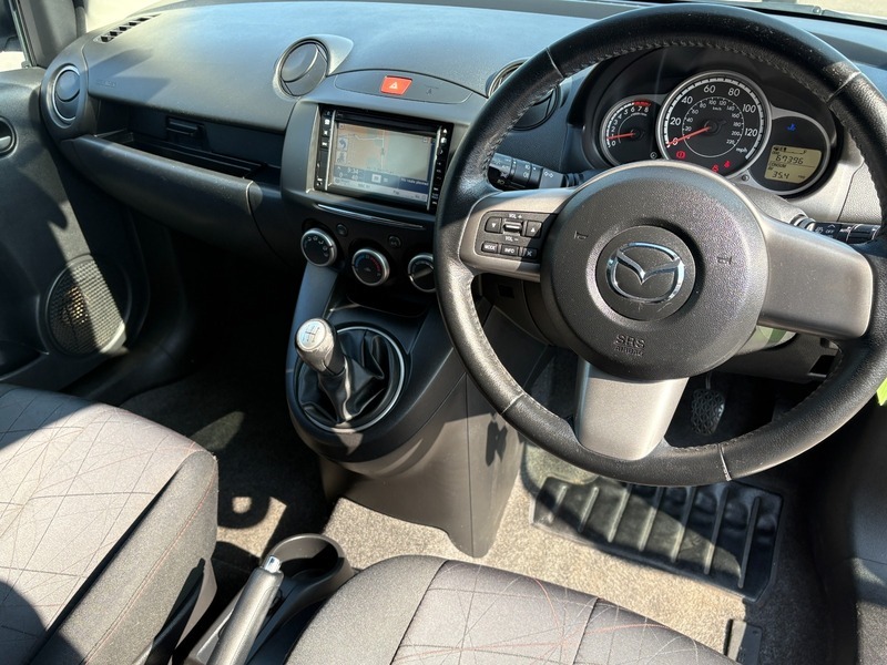 Mazda 2 1.3 Venture Euro 5 Red #9
