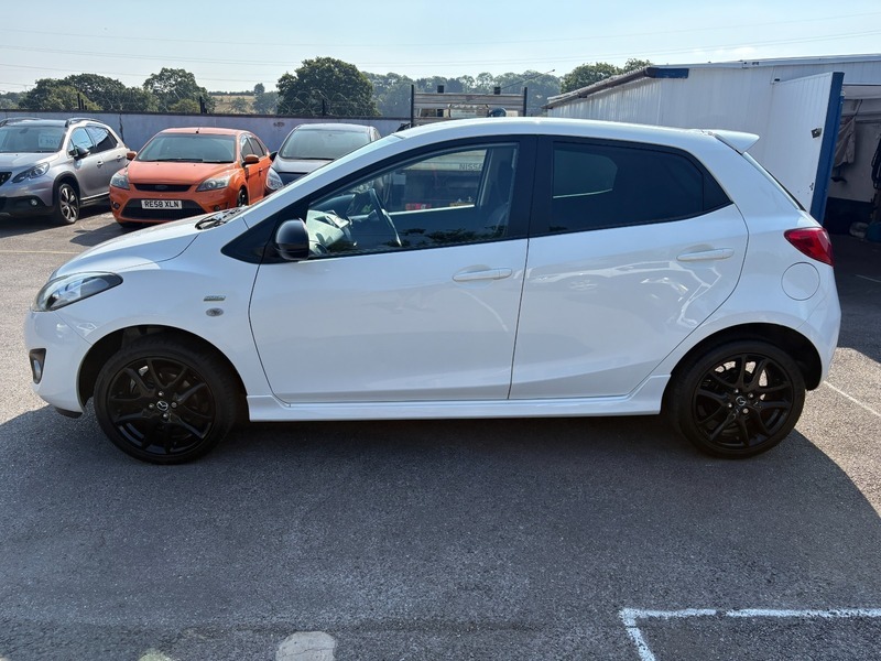 Mazda 2 Venture Edition White #4