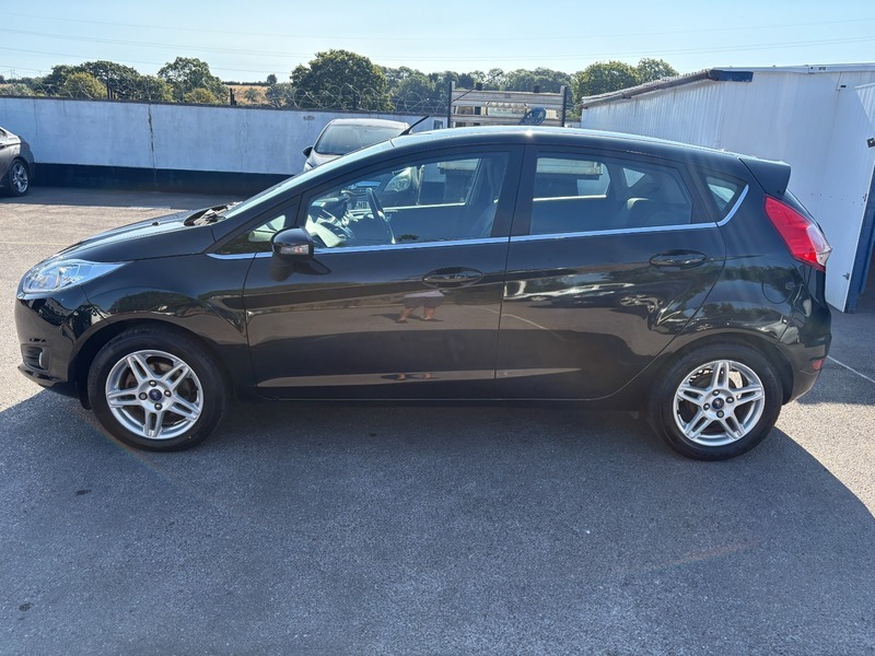 Ford Fiesta Zetec Black #4