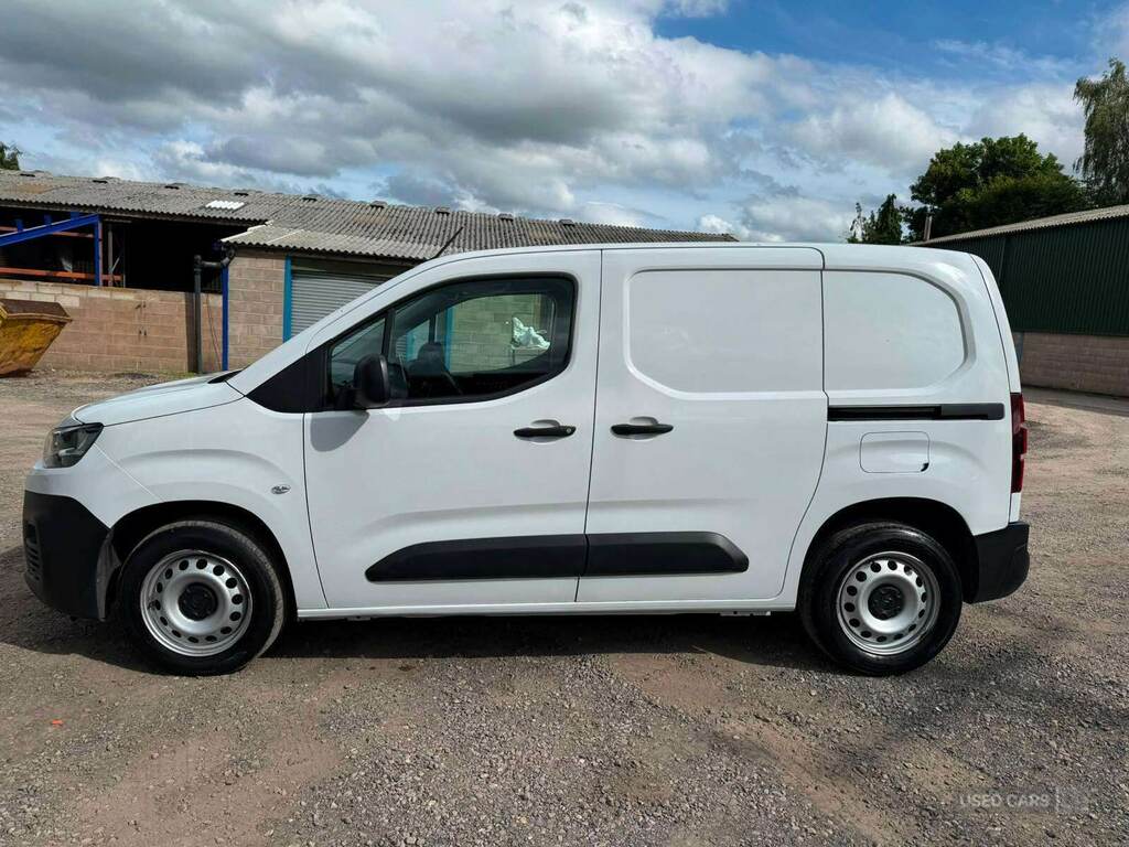 Citroen Berlingo 1.5 Bluehdi 1000Kg Enterprise Ed 100Ps 6 Speed S S White #3