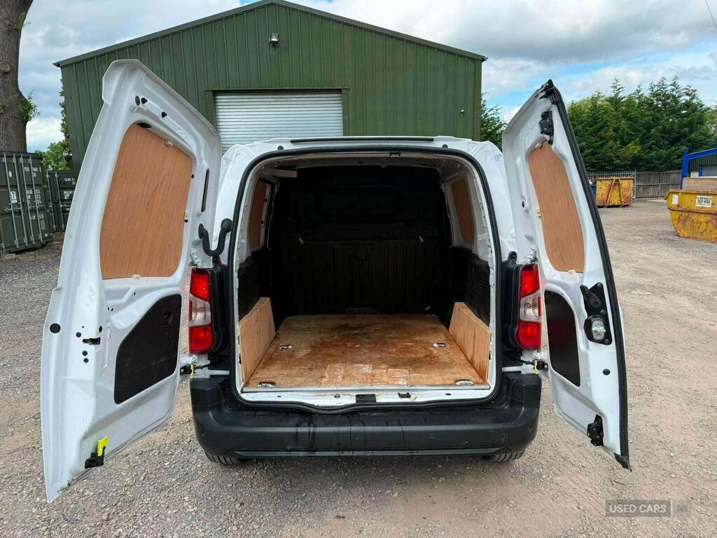 Citroen Berlingo Bluehdi 850 Enterprise XL Edition Lwb C C A C Euro White #7