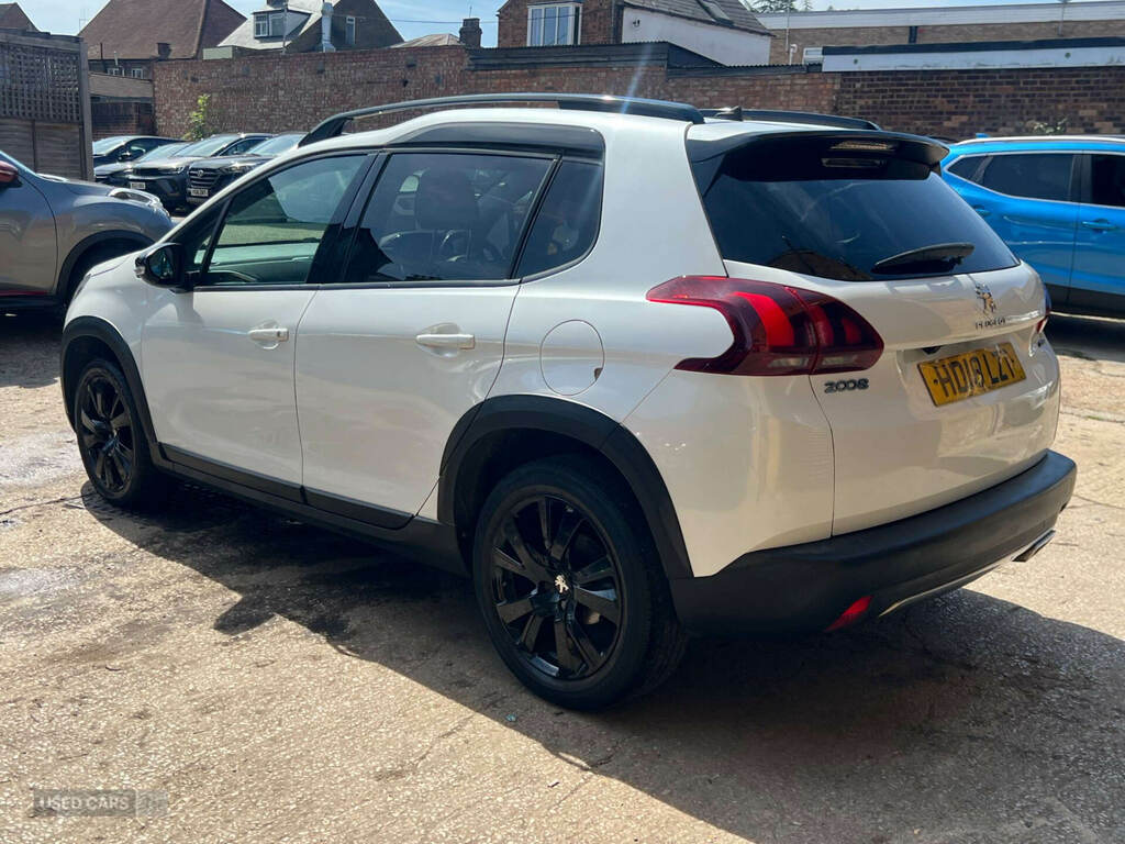 Peugeot 2008 1.2 Puretech 130 Gt Line White #3