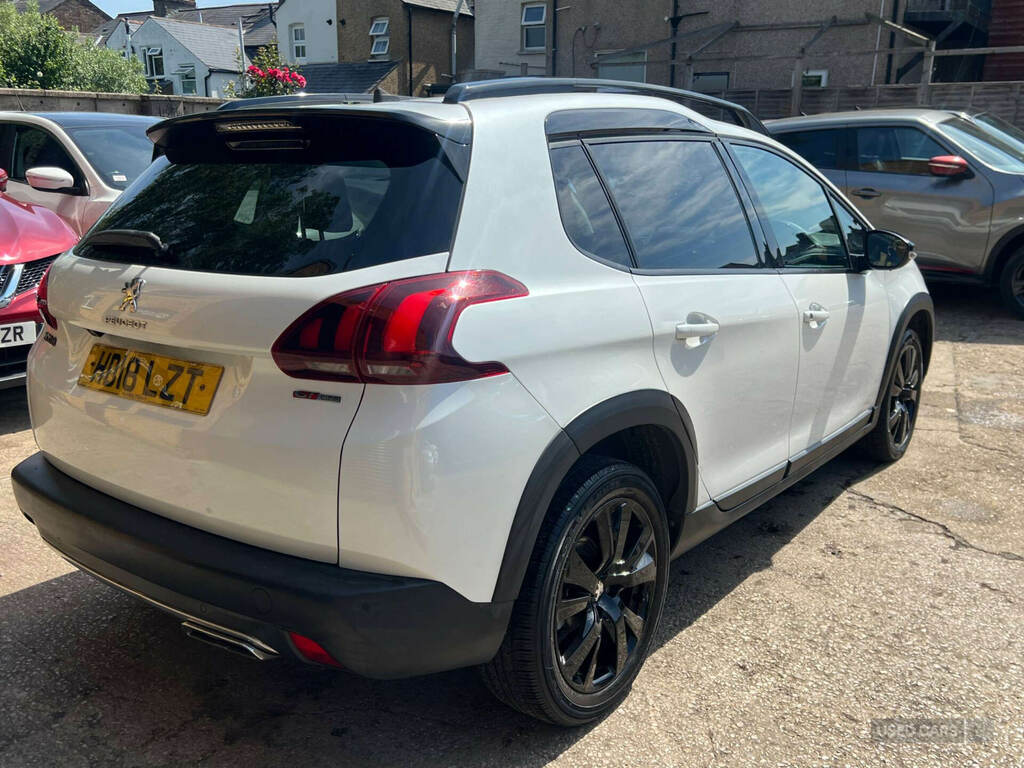 Peugeot 2008 1.2 Puretech 130 Gt Line White #4