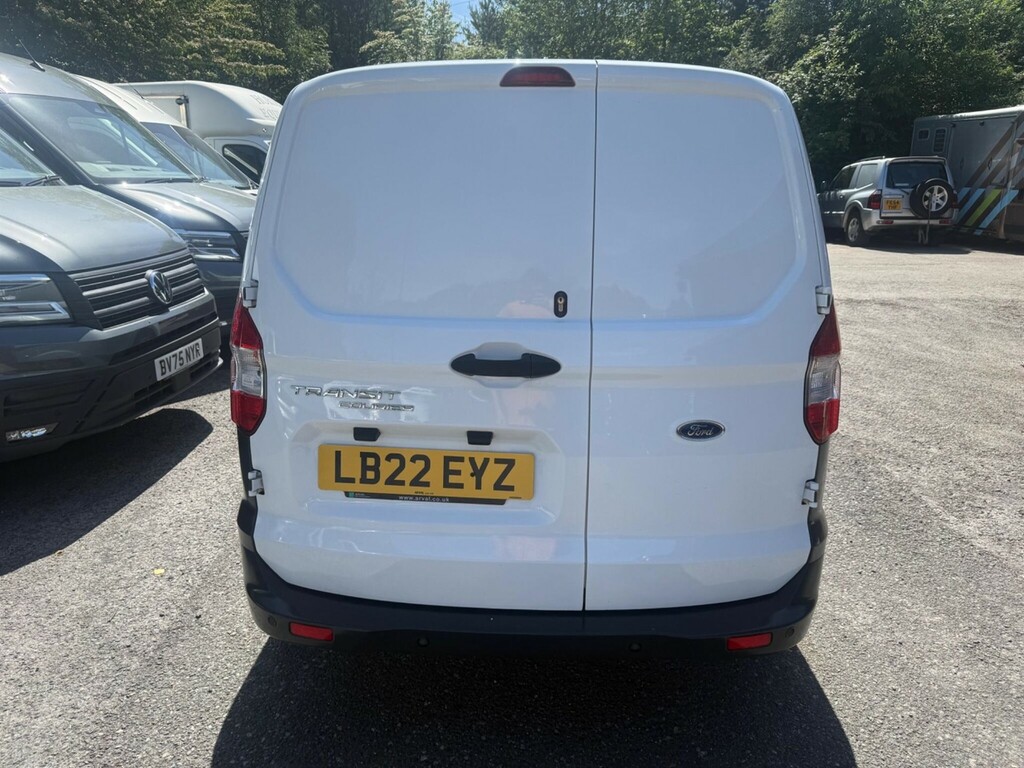 Ford Transit Courier Mpv LB22EYZ White #5
