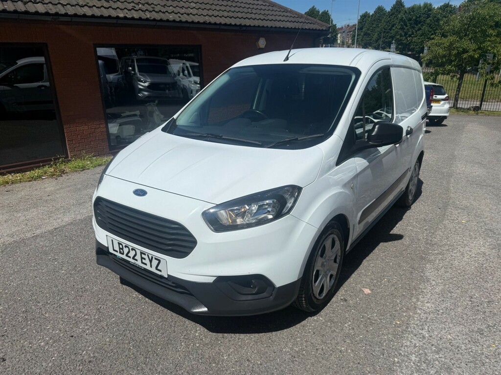 Ford Transit Courier Mpv LB22EYZ White #3