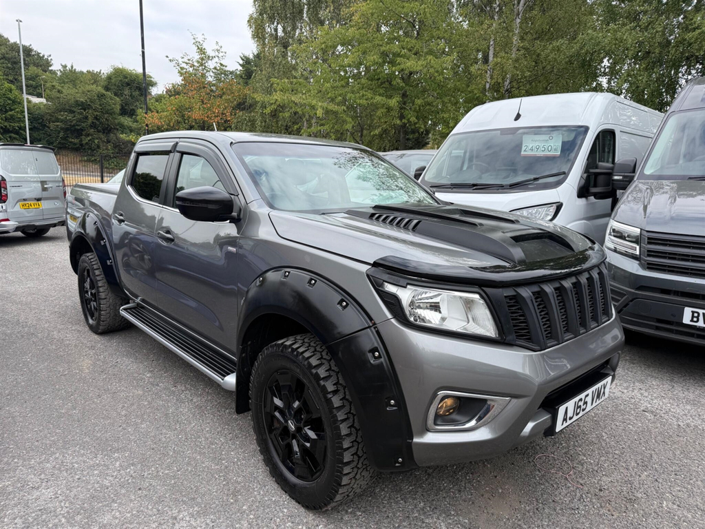 Nissan Navara Pickup Grey