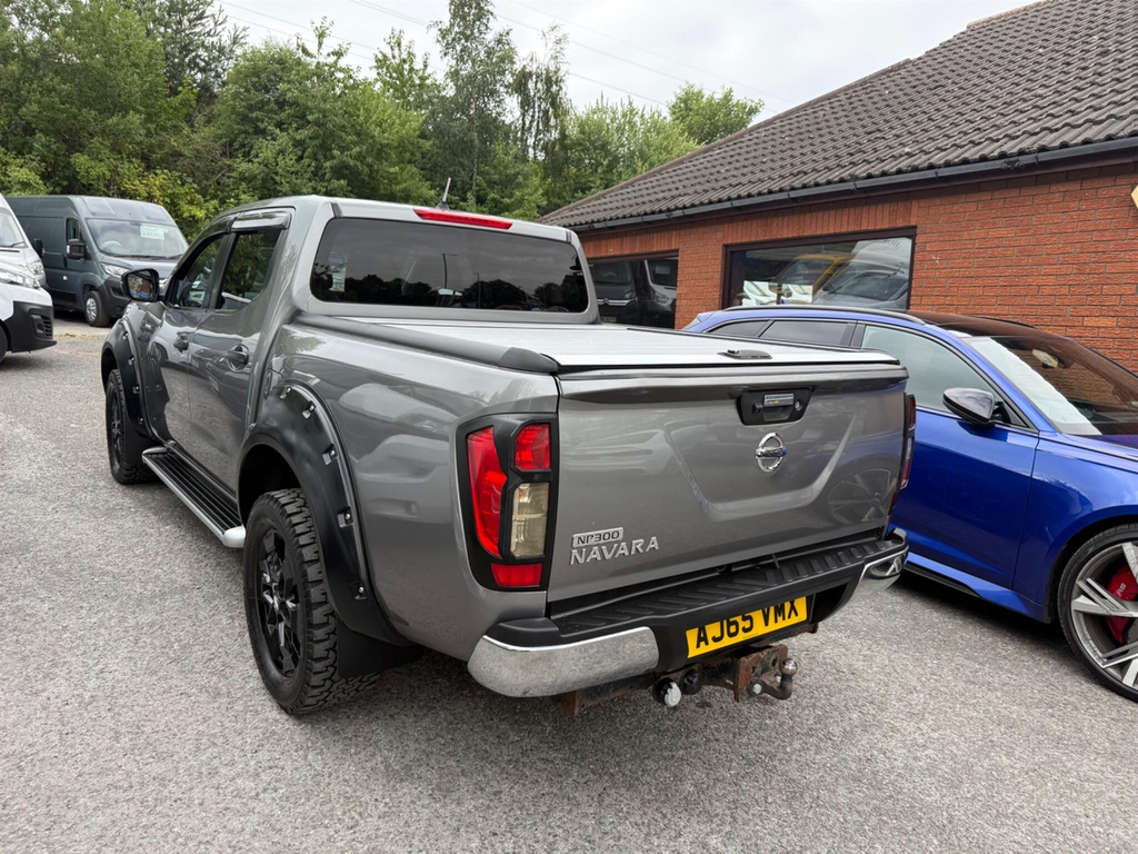 Nissan Navara Pickup Grey #4