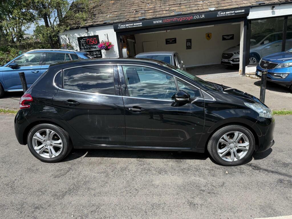 Peugeot 208 1.4 Hdi Allure Euro 5 Black #3