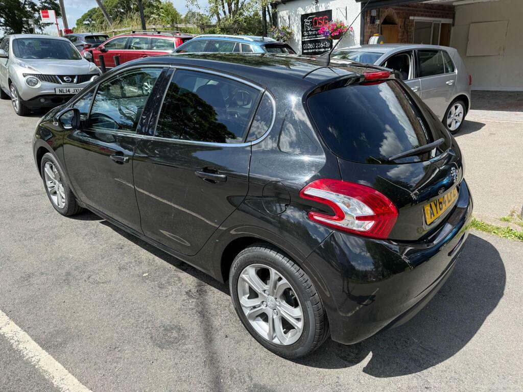 Peugeot 208 1.4 Hdi Allure Euro 5 Black #6