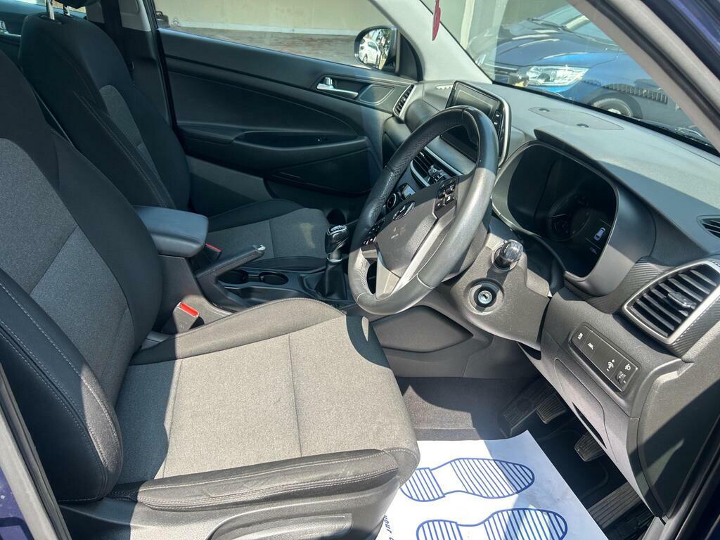 Hyundai Tucson Black #12