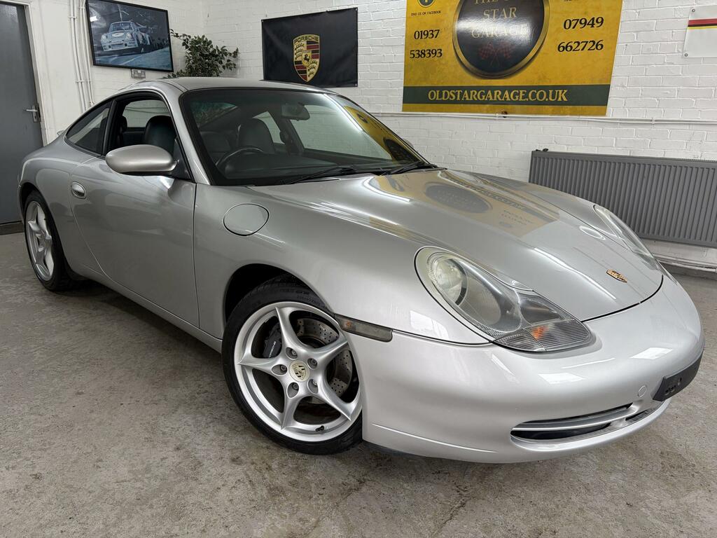 Porsche 911 Carrera 2 Silver