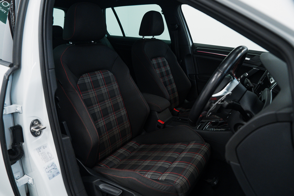 Volkswagen Golf Gti Tsi Dsg White