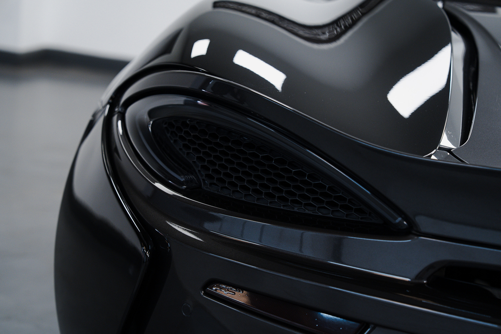 McLaren 570S  Black #16