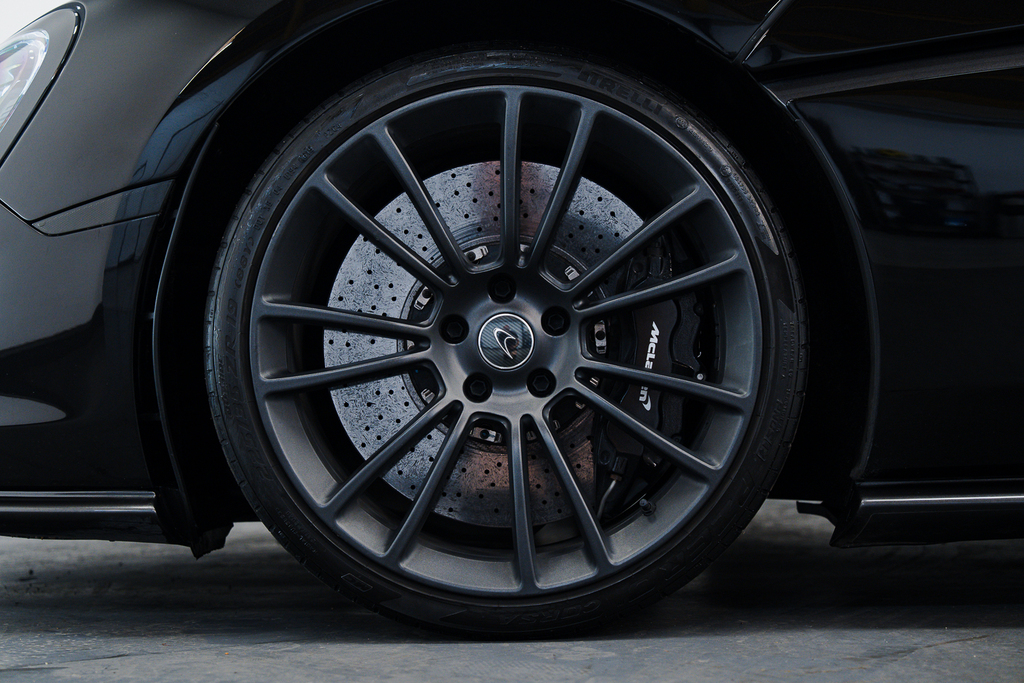McLaren 570S  Black #28