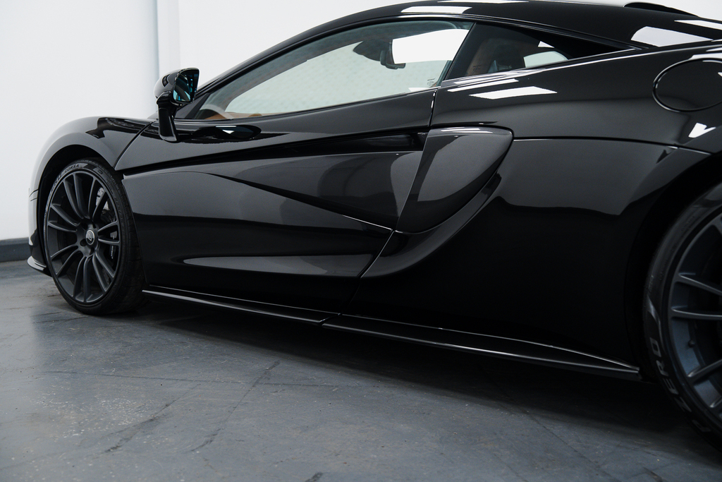 McLaren 570S  Black #21