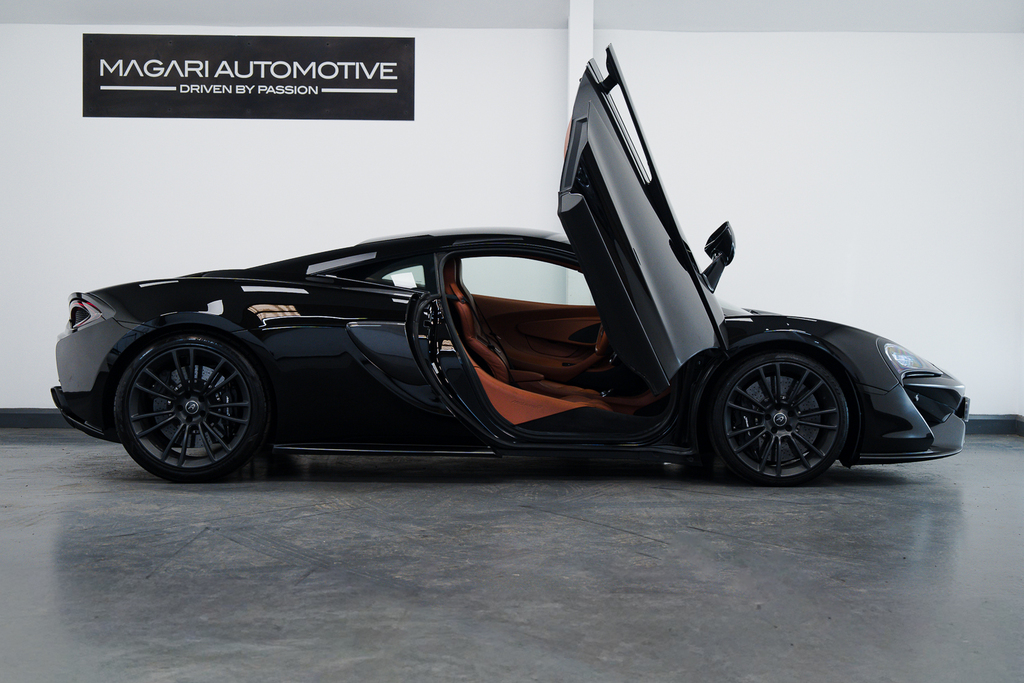 McLaren 570S  Black #11