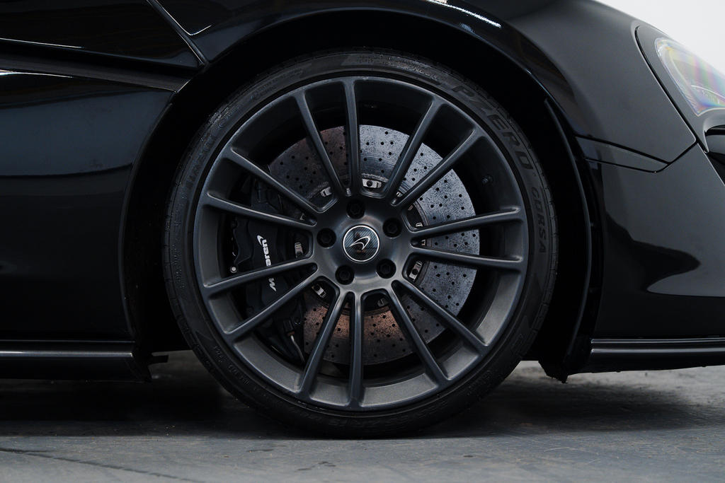 McLaren 570S  Black #34