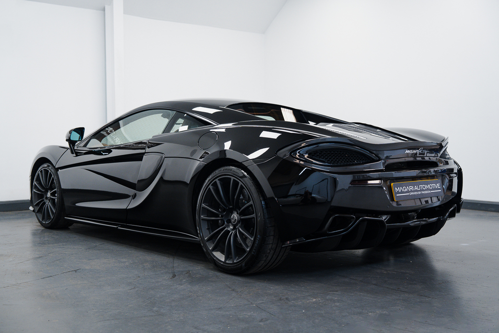 McLaren 570S  Black #17