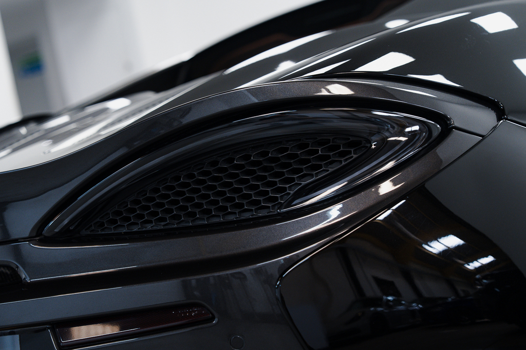 McLaren 570S  Black #14